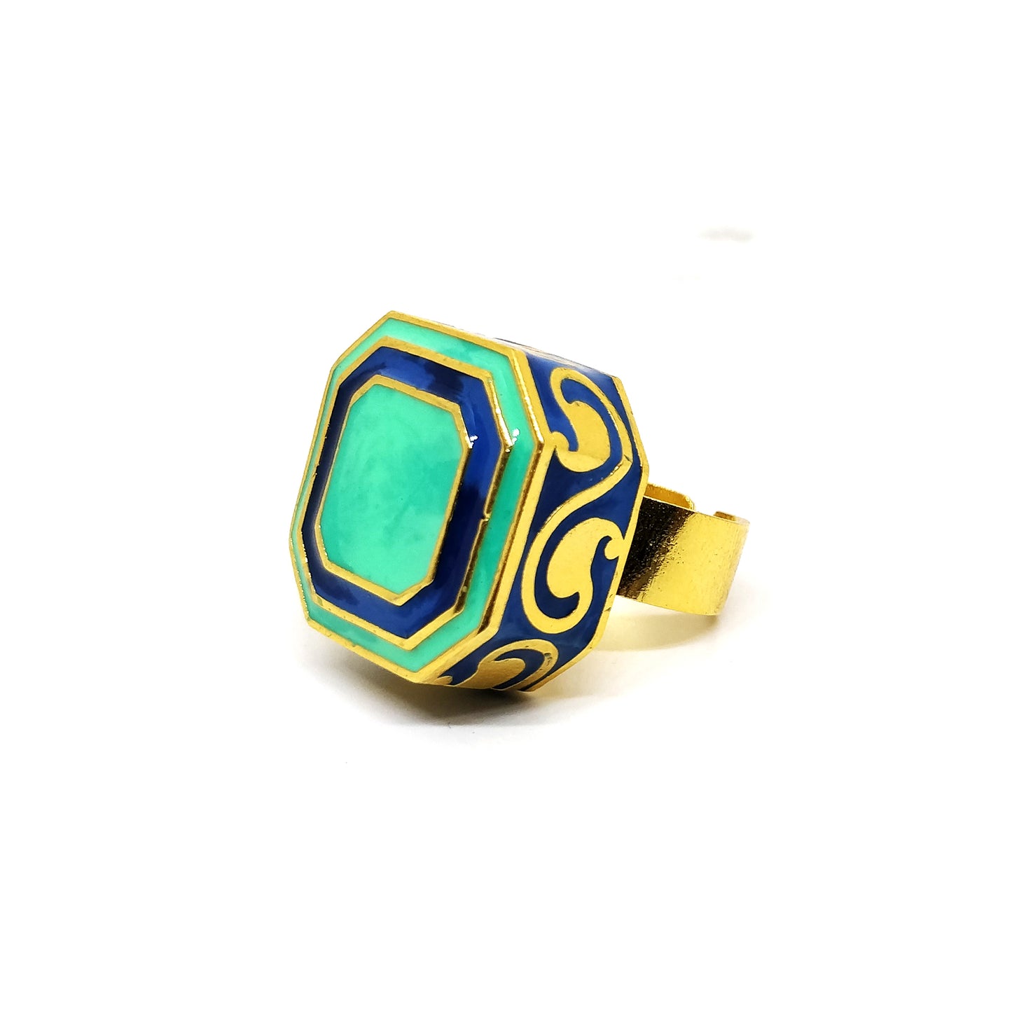 Grand arabesque ring