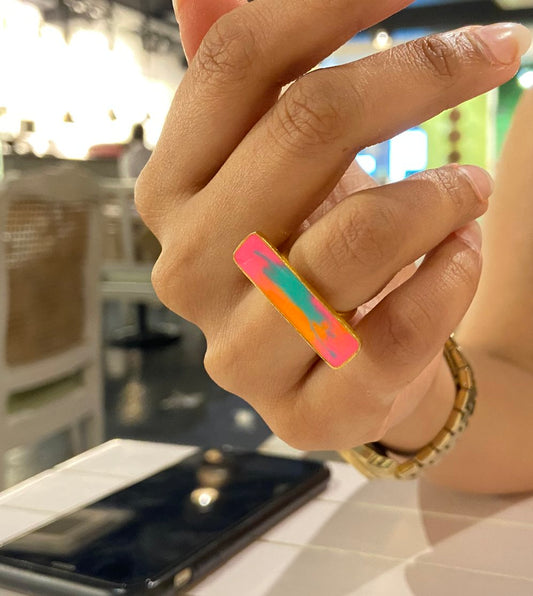 Color burst rectangle ring